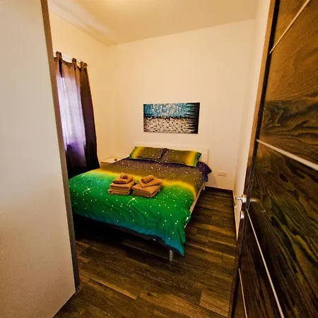 Qawra Bugibba New Modern And Centrally Located * セント・ポールズ・ベイ