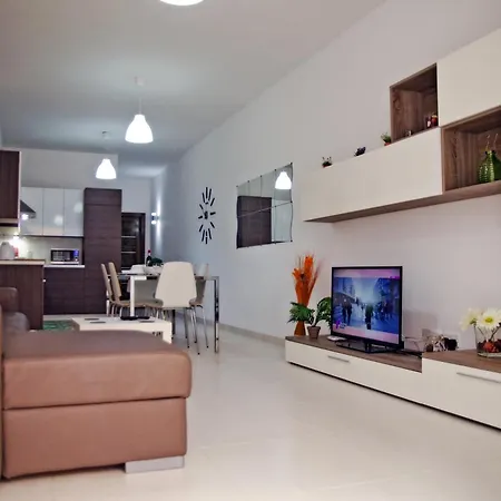 アパート Qawra Bugibba New Modern And Centrally Located セント・ポールズ・ベイ
